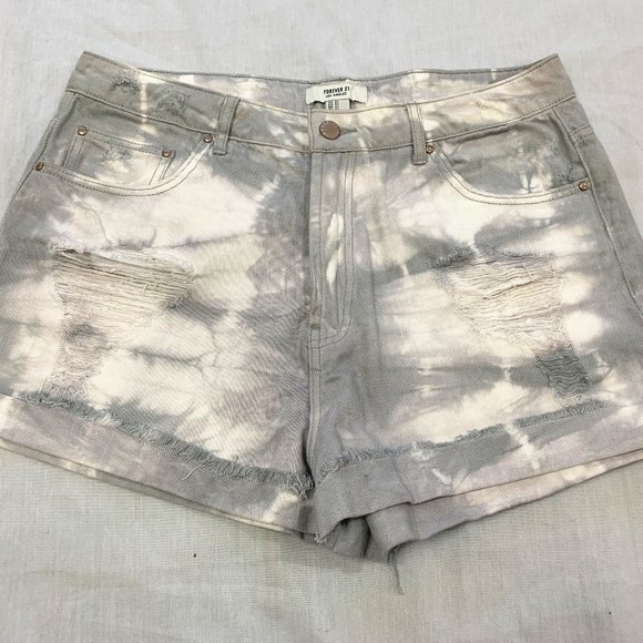 Forever 21 Pants - 🌼 FOREVER 21 LOS ANGELES WOMENS DISTRESSED JEANS SHORTS SIZE 31 🌼